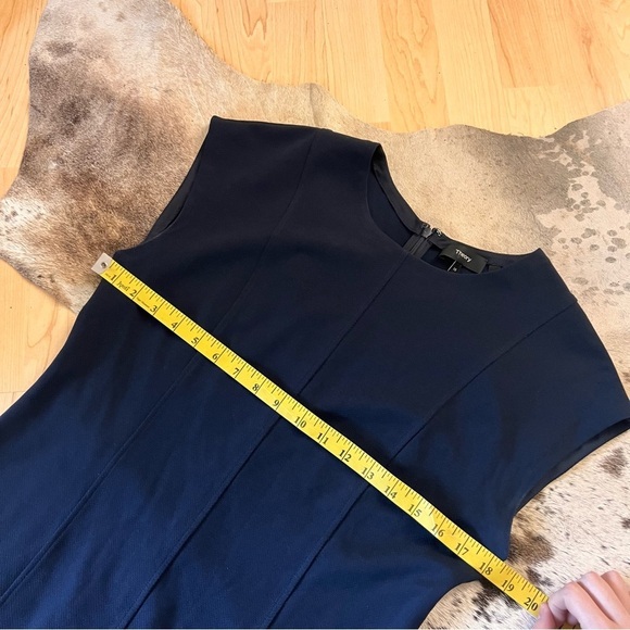 THEORY Onine Oxford Knit Day Dress‎ in Navy size 10 - Picture 7 of 10